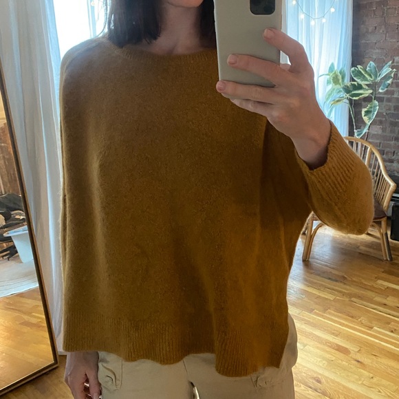 7115 by Szeki Sweaters - 7115 by Szeki sweater